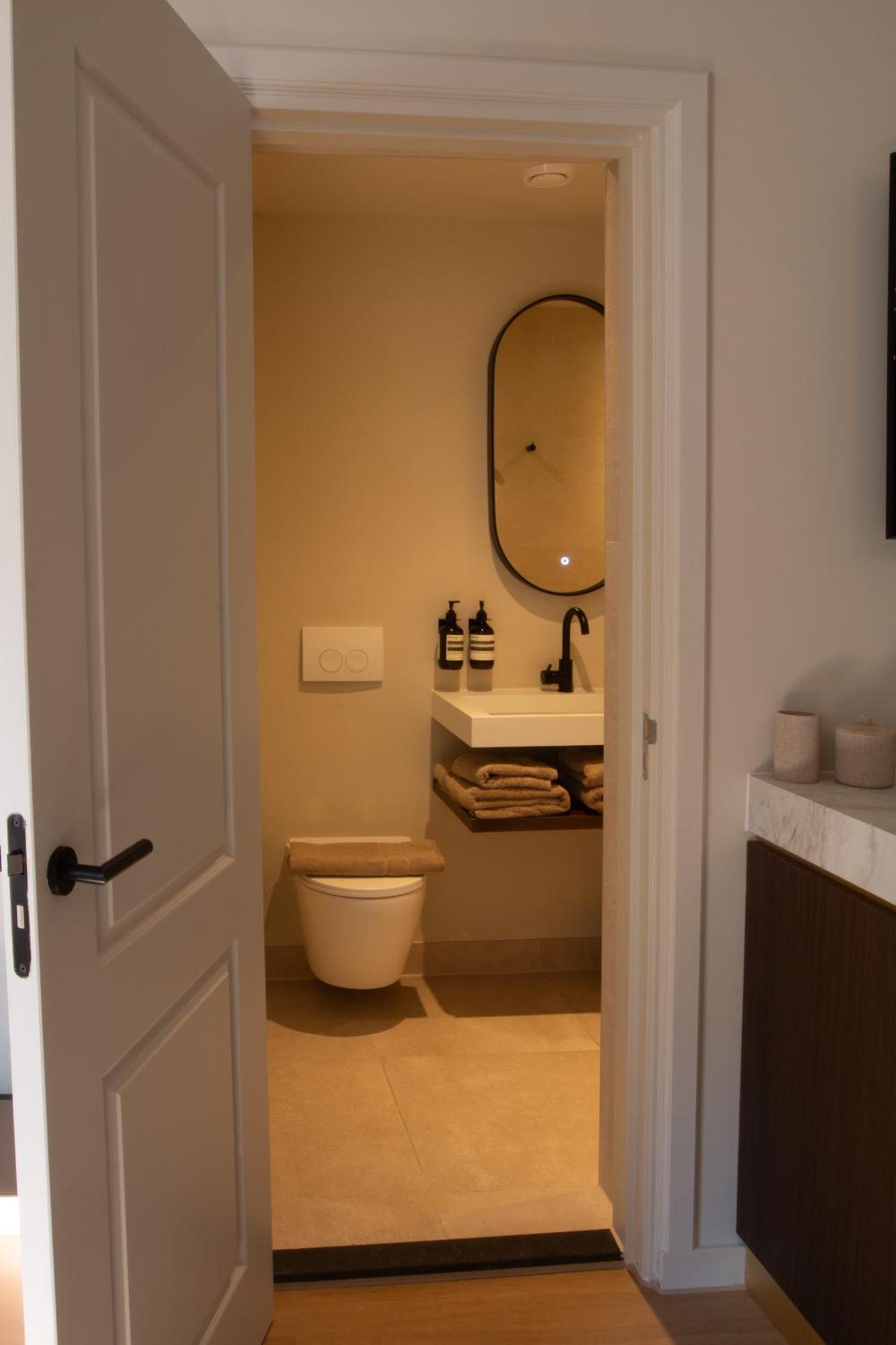 B&B Midtown Amsterdam Suites Bagian luar foto
